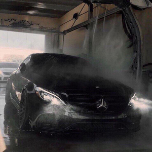 把女人按在地上猛c的视频网站
