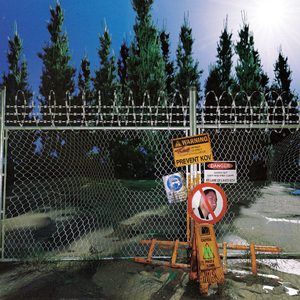 把女人按在地上猛c的视频网站
