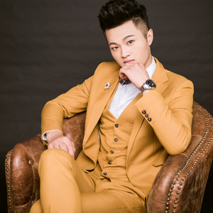 把女人按在地上猛c的视频网站
